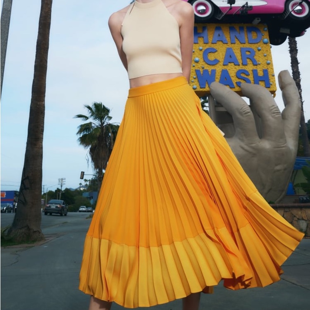 ZARA pleated skirt yellow asymmetrical hem size S
